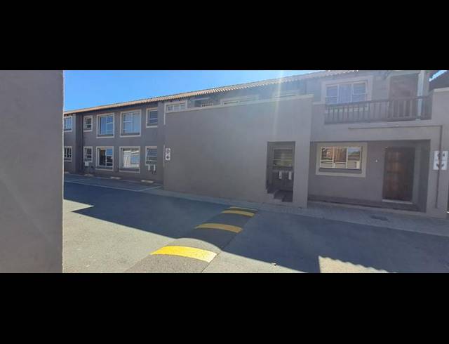 2 BEDROOM TOWNHOUSE FOR SALE IN VAN DYK PARK
